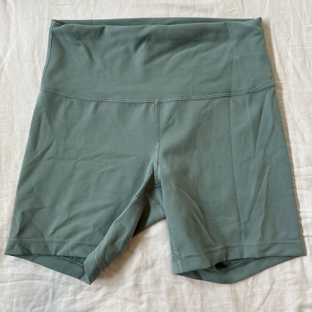 Lululemon Wunder Train High-Rise Short 6"